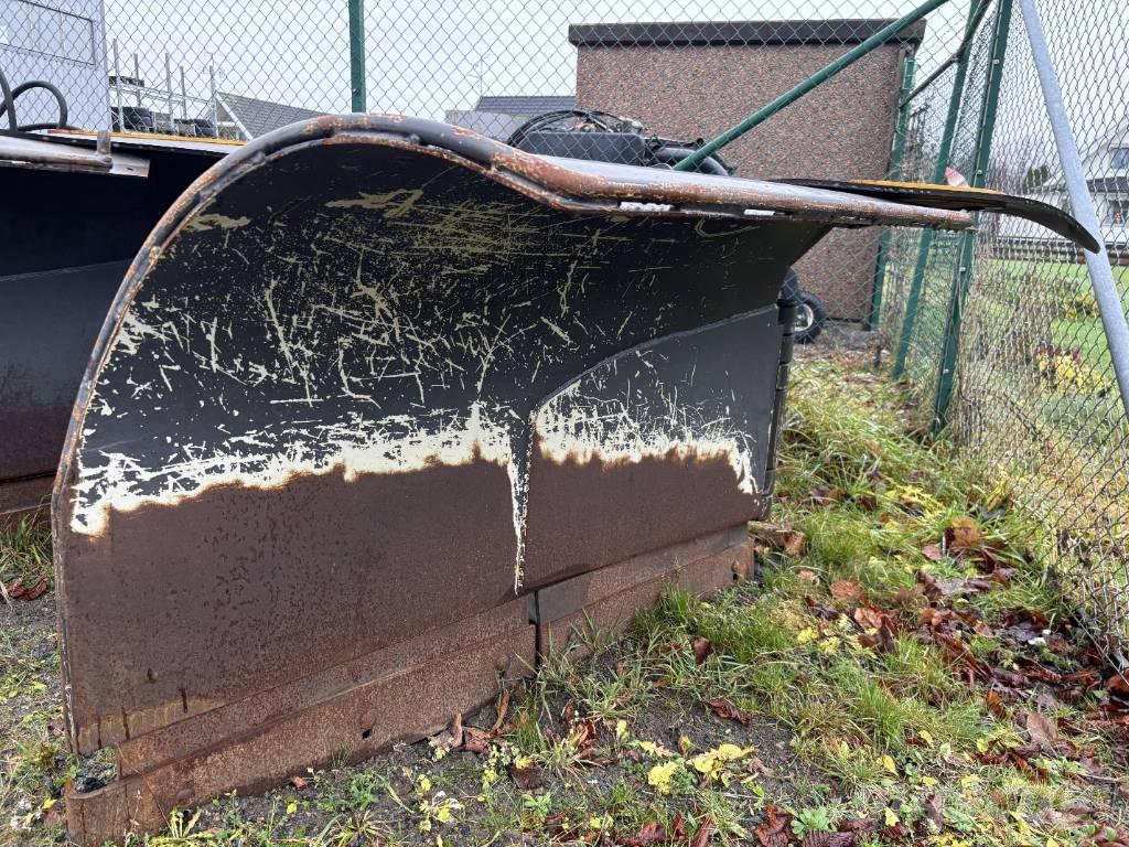 Uni-väg UV-320 Hóeltakarítók