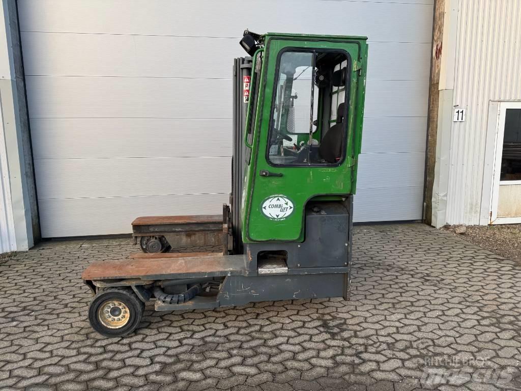 Combilift C 4000 Tolóoszlopos négyutas targonca