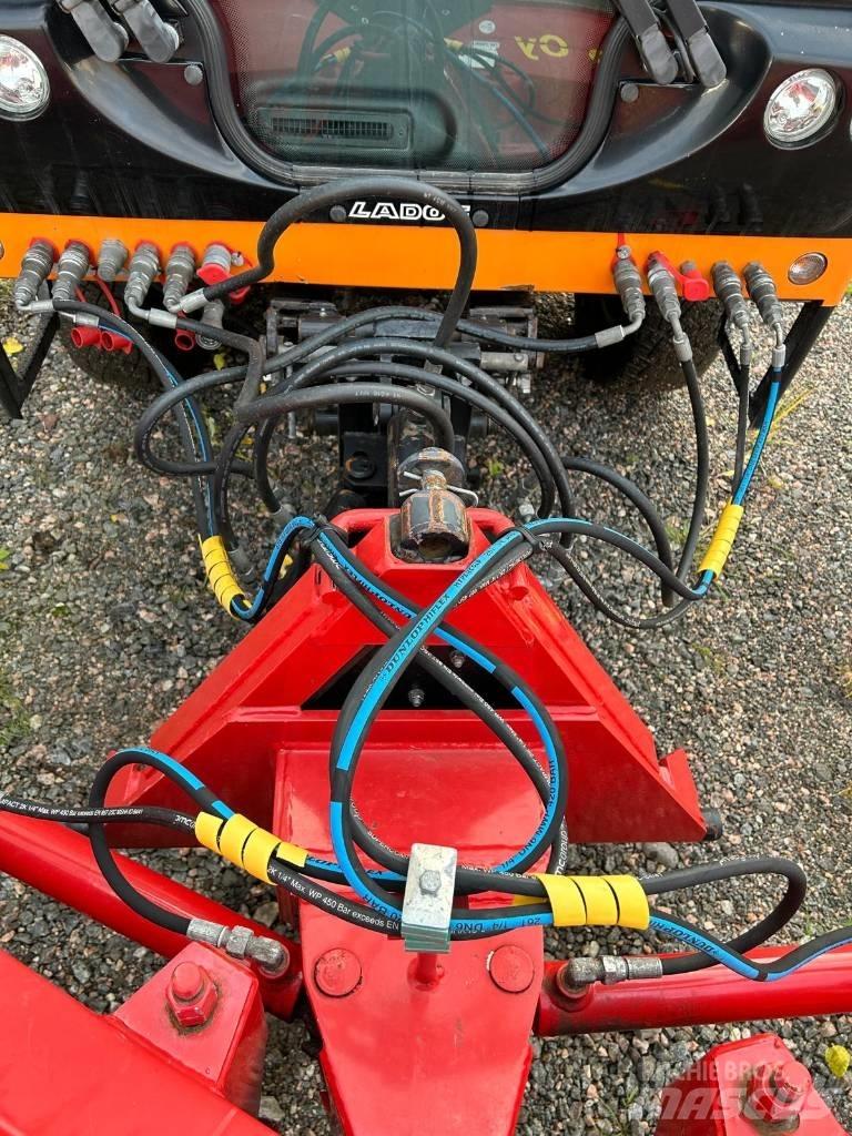 Ladog T1400 Kompakt traktorok