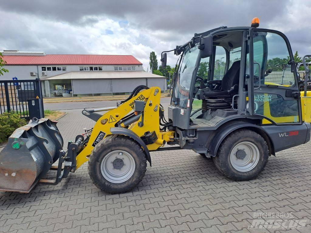 Wacker Neuson WL38 Gumikerekes homlokrakodók