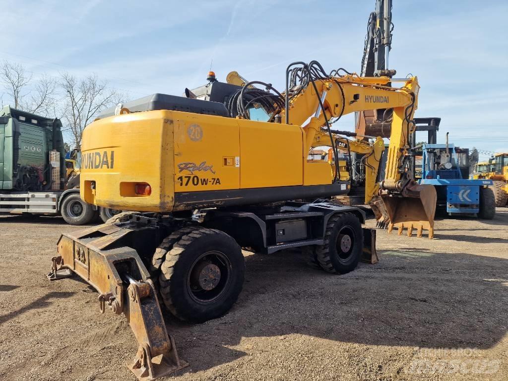 Hyundai R 170 W Gumikerekes kotrók