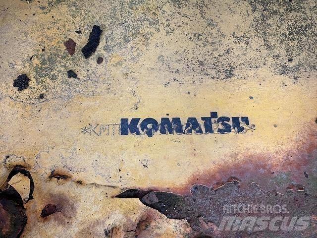 Komatsu PC200-7 Közepes (midi) kotrók 7 t - 12 t