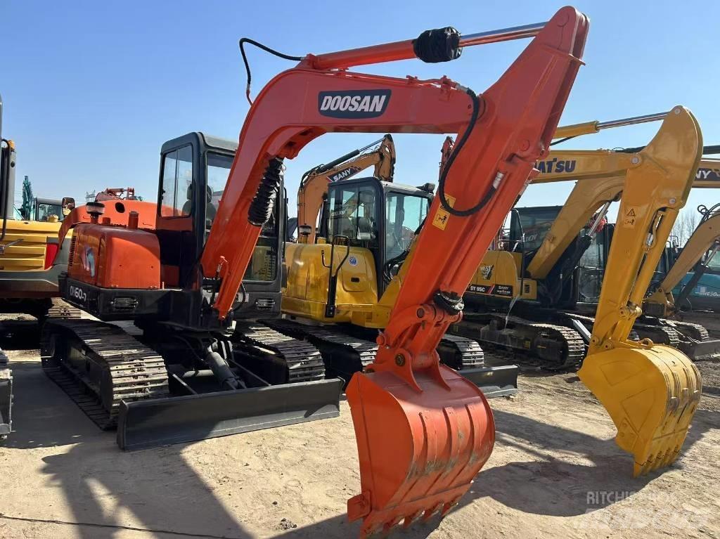 Doosan DH 55 Mini kotrók < 7t