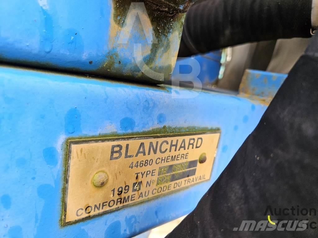 Blanchard TE CENT Vontatott trágyaszórók
