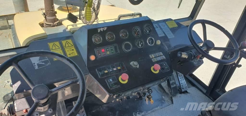 Stavostroj VP-2400 Pneumatikus kerekes hengerek