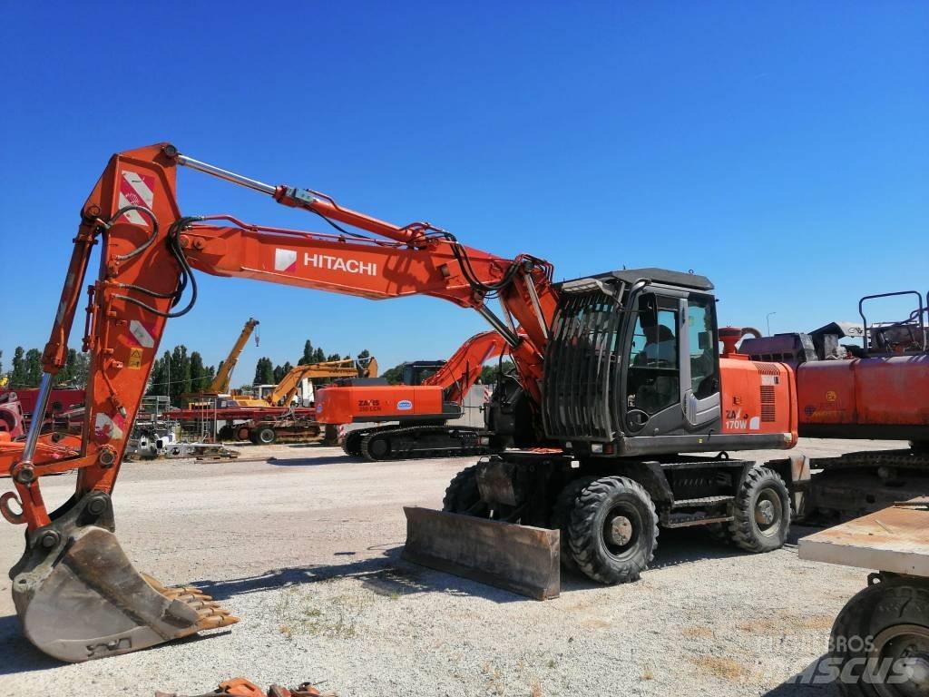 Hitachi ZX 170 W-3 Gumikerekes kotrók