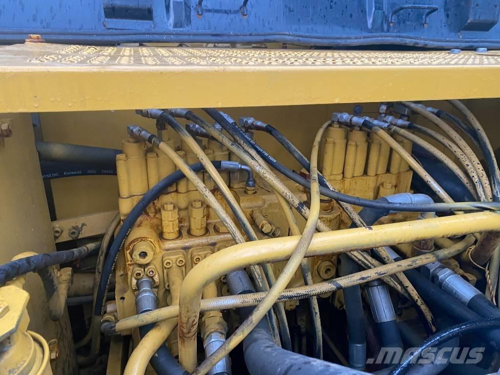 CAT 320 C L Lánctalpas kotrók