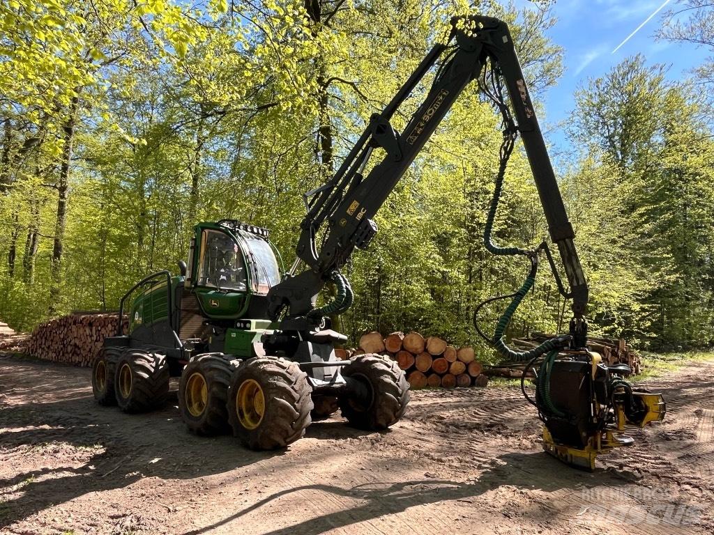 John Deere 1270 G Betakarítók