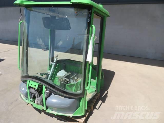 Volvo L30B / L35B Vezetőfülke és belső tartozékok