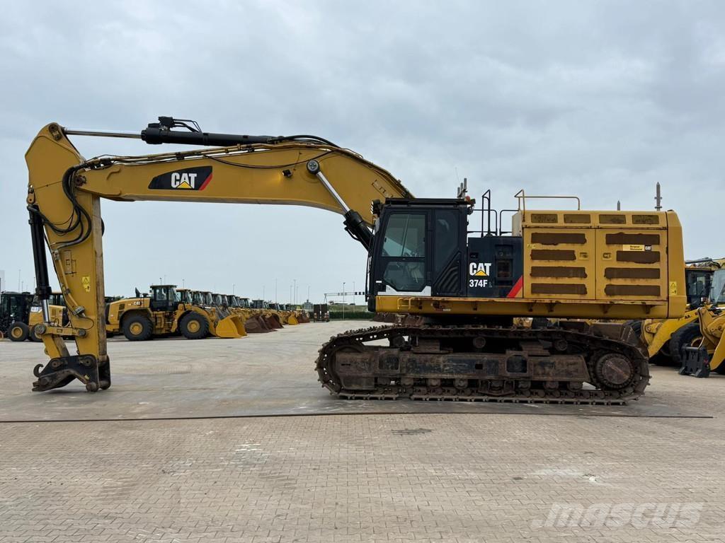 CAT 374FL Speciális kotrók