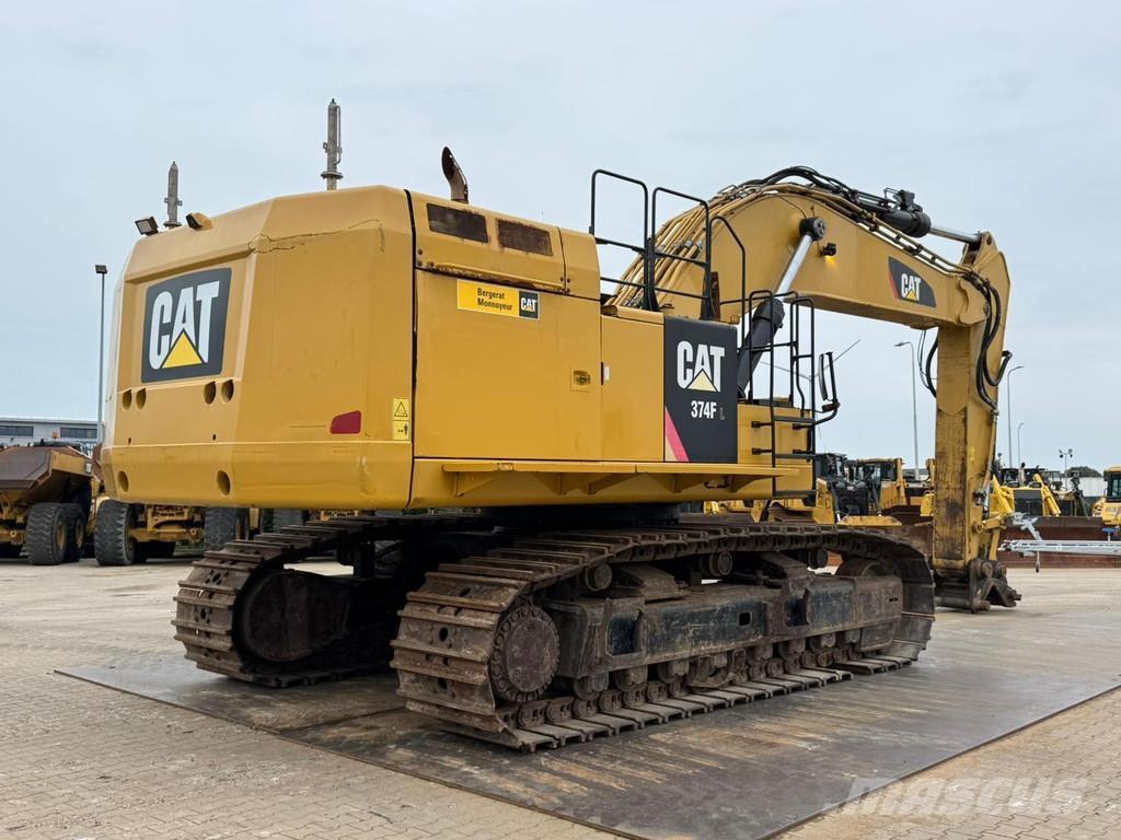 CAT 374FL Speciális kotrók