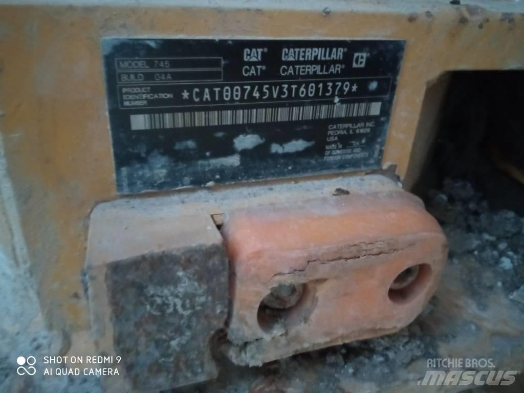 CAT 745 Csuklósdömperek