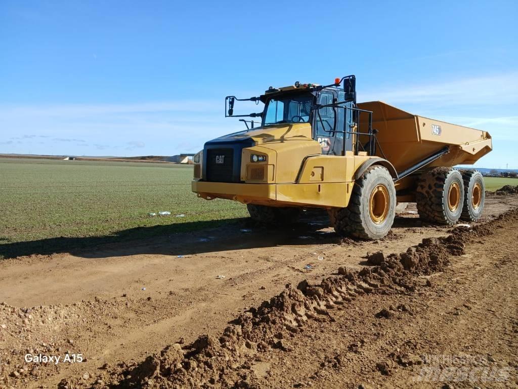 CAT 745 Csuklósdömperek