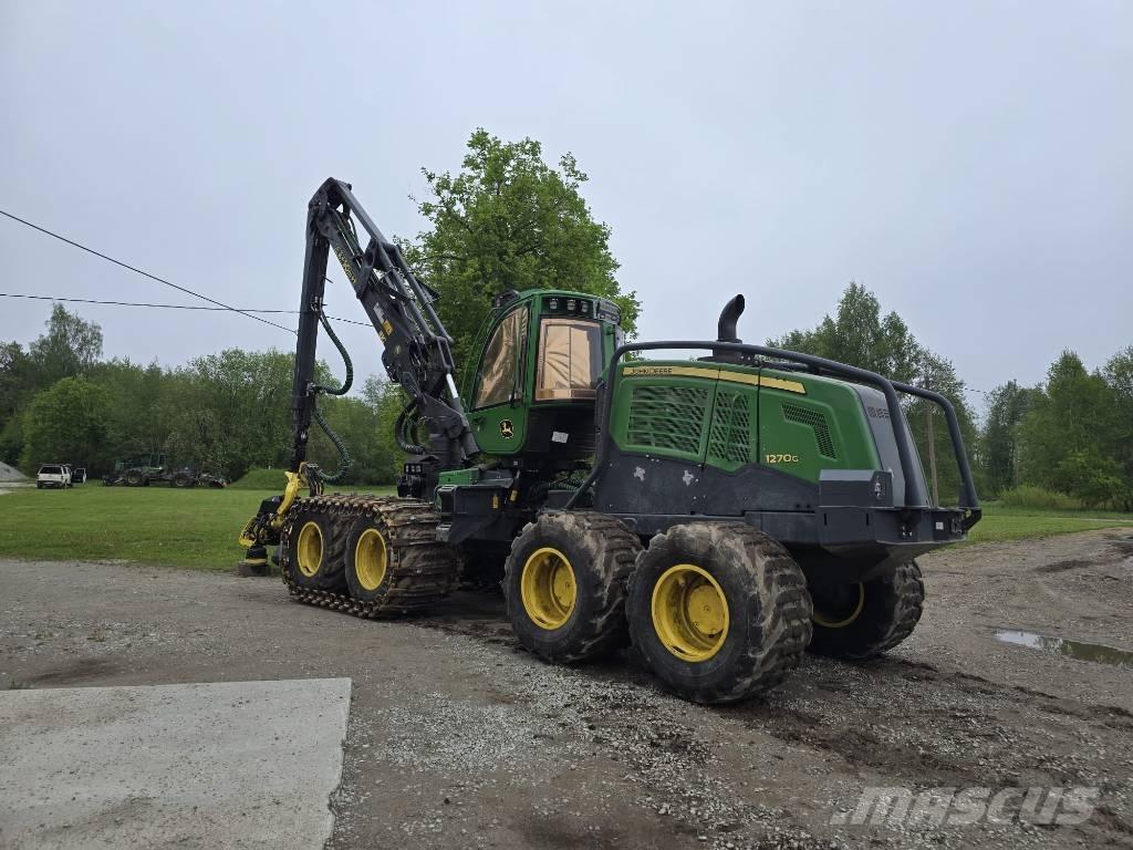 John Deere 1270 G Betakarítók