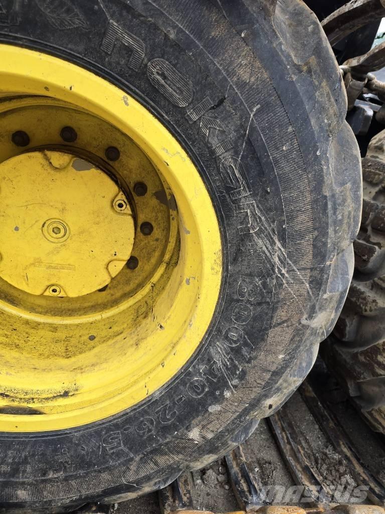John Deere 1270 G Betakarítók