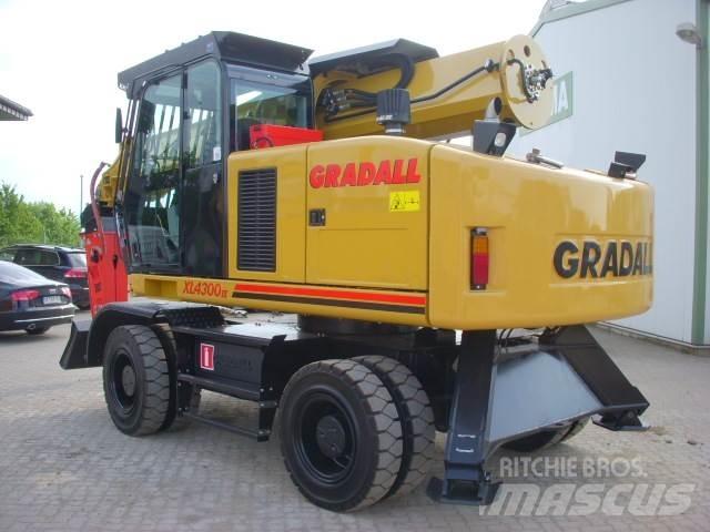 Gradall XL 4300 Gumikerekes kotrók