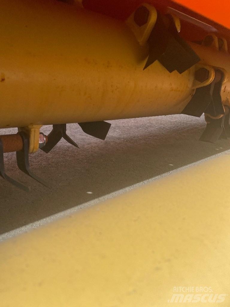 Agrimaster RV 320 Szárzúzók és fűkaszák