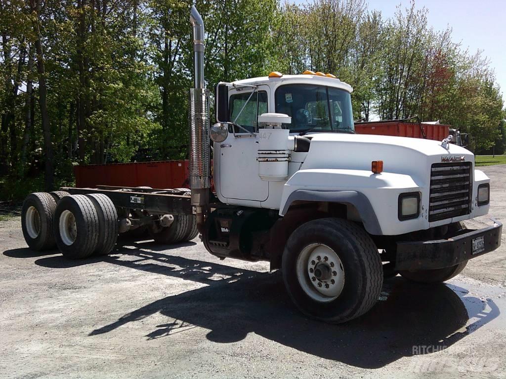 Mack RB 688 S Fülkés alváz
