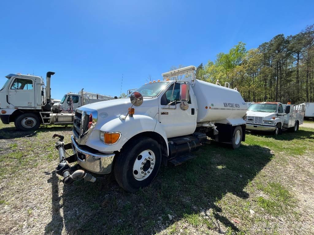 Ford F 750 XL SD Vízszállító teherautók