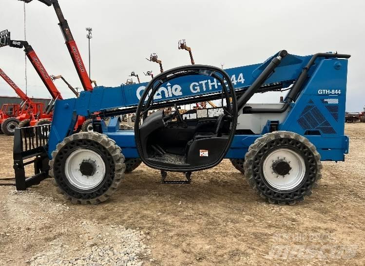 Genie GTH844 Teleszkópos rakodók