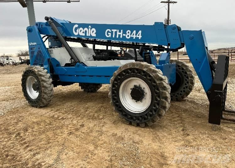 Genie GTH844 Teleszkópos rakodók