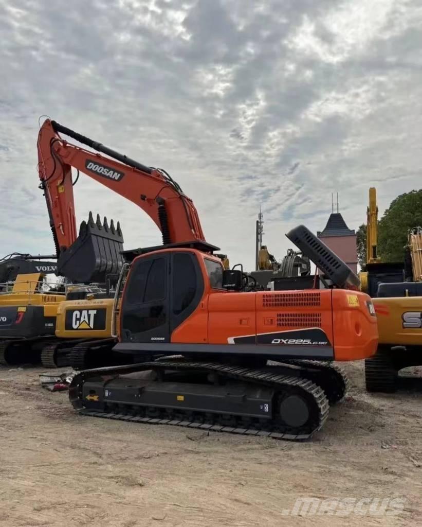 Doosan 225 DX Lánctalpas kotrók