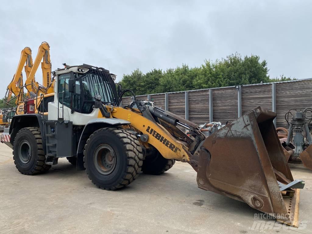 Liebherr L 556 Gumikerekes homlokrakodók