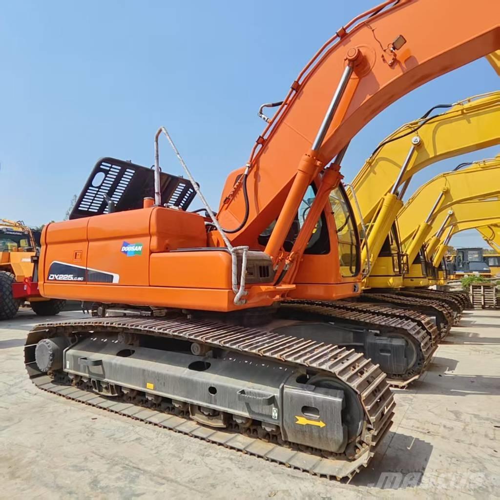 Doosan DX225LC-9C Lánctalpas kotrók