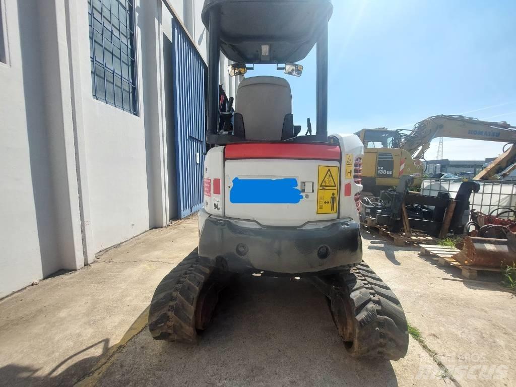 Komatsu PC27R-2 Mini kotrók < 7t