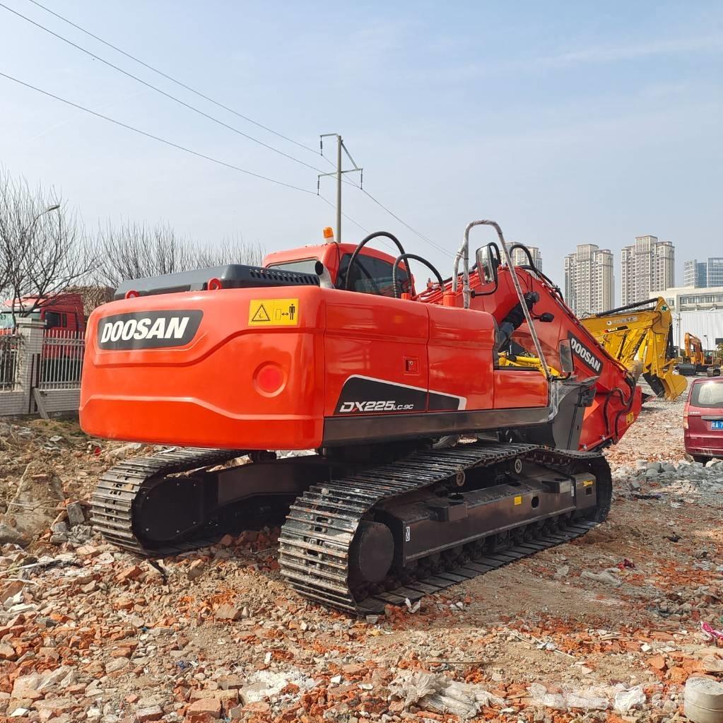 Doosan DX225LC-9C Lánctalpas kotrók