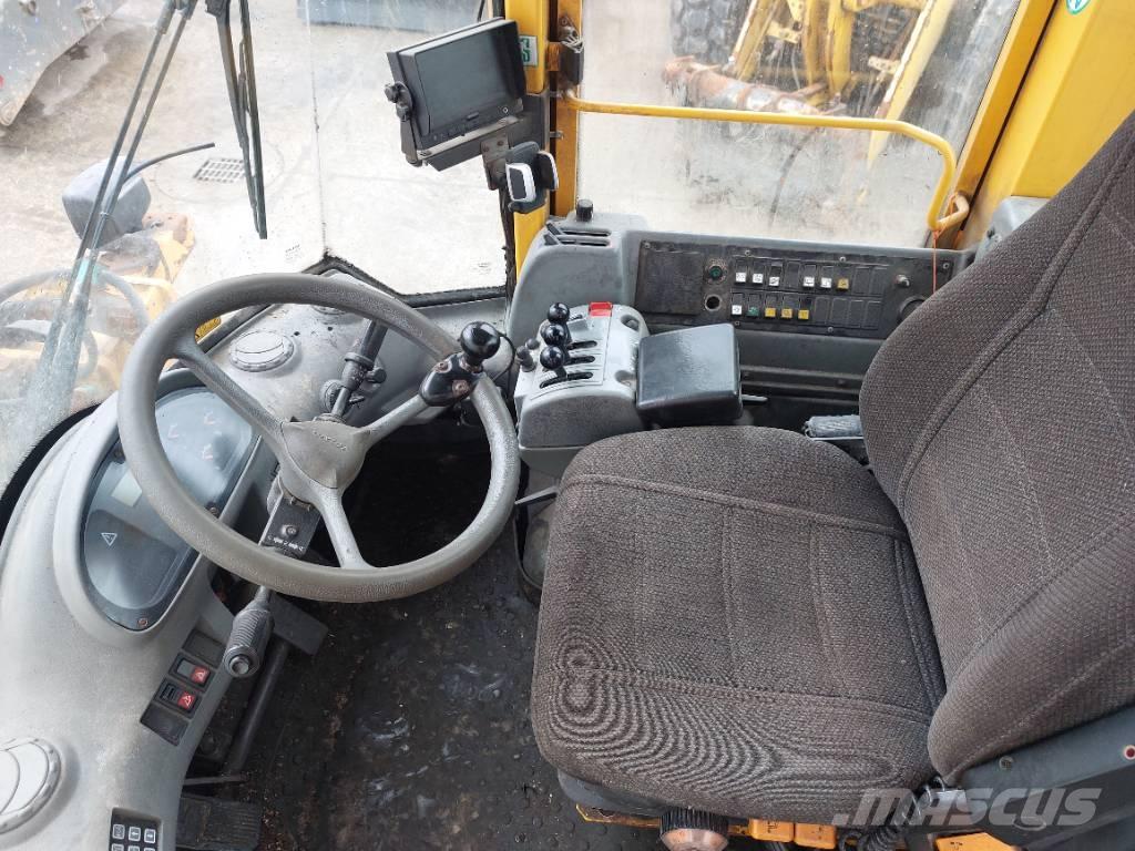 Volvo L90E Gumikerekes homlokrakodók