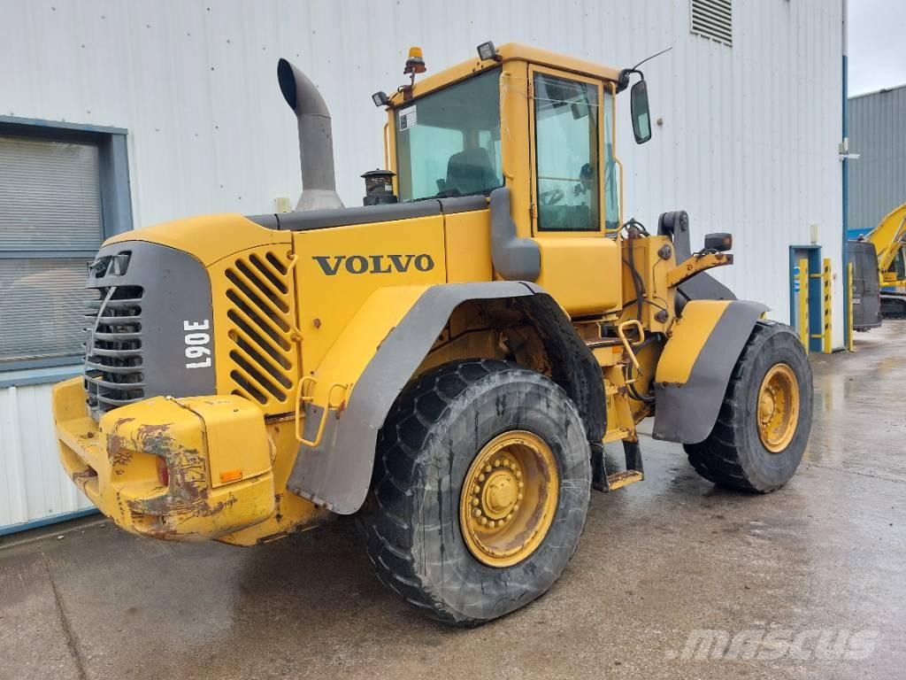 Volvo L90E Gumikerekes homlokrakodók