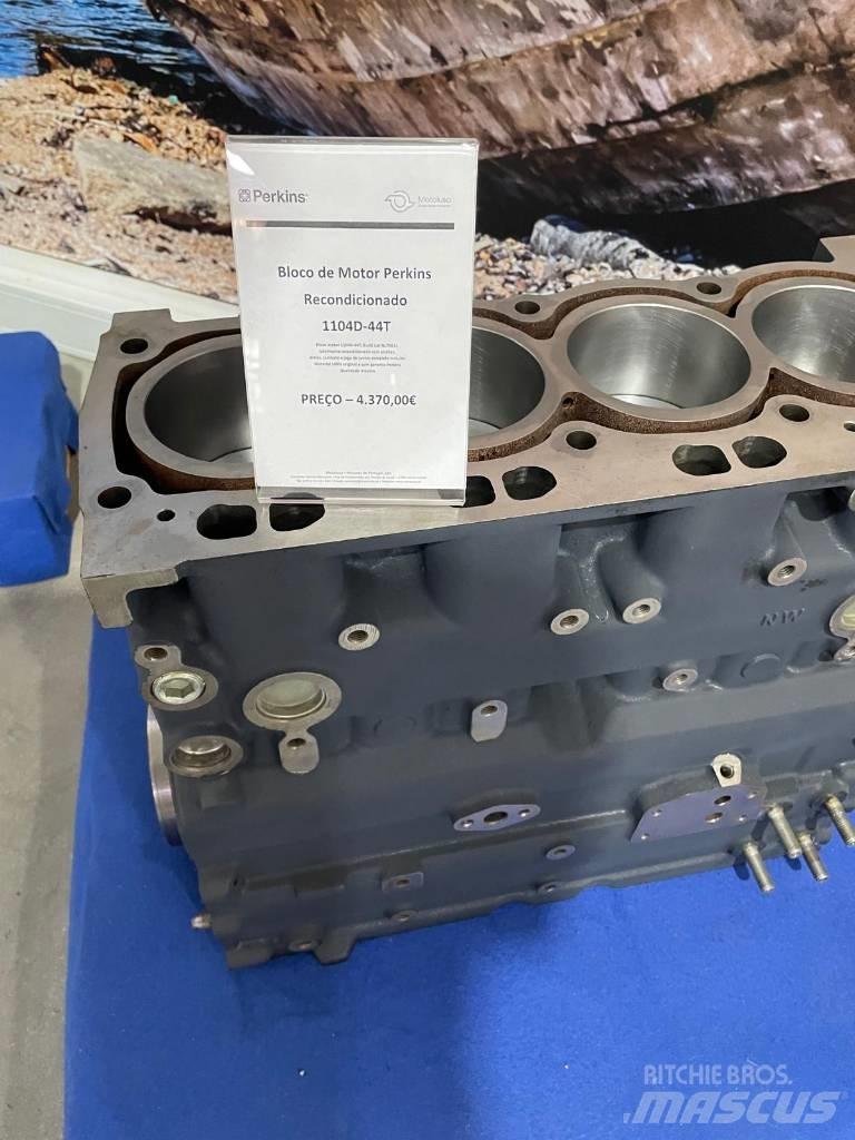 Perkins 1104D-44T Motorok