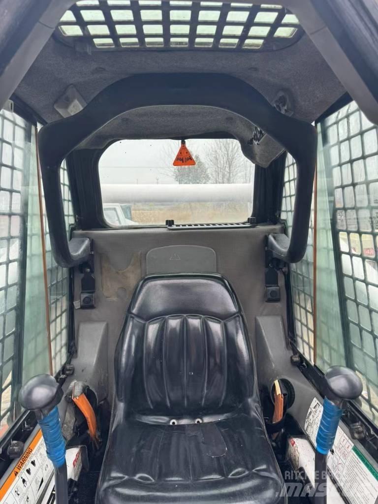 Bobcat S 300 Kompaktrakodók