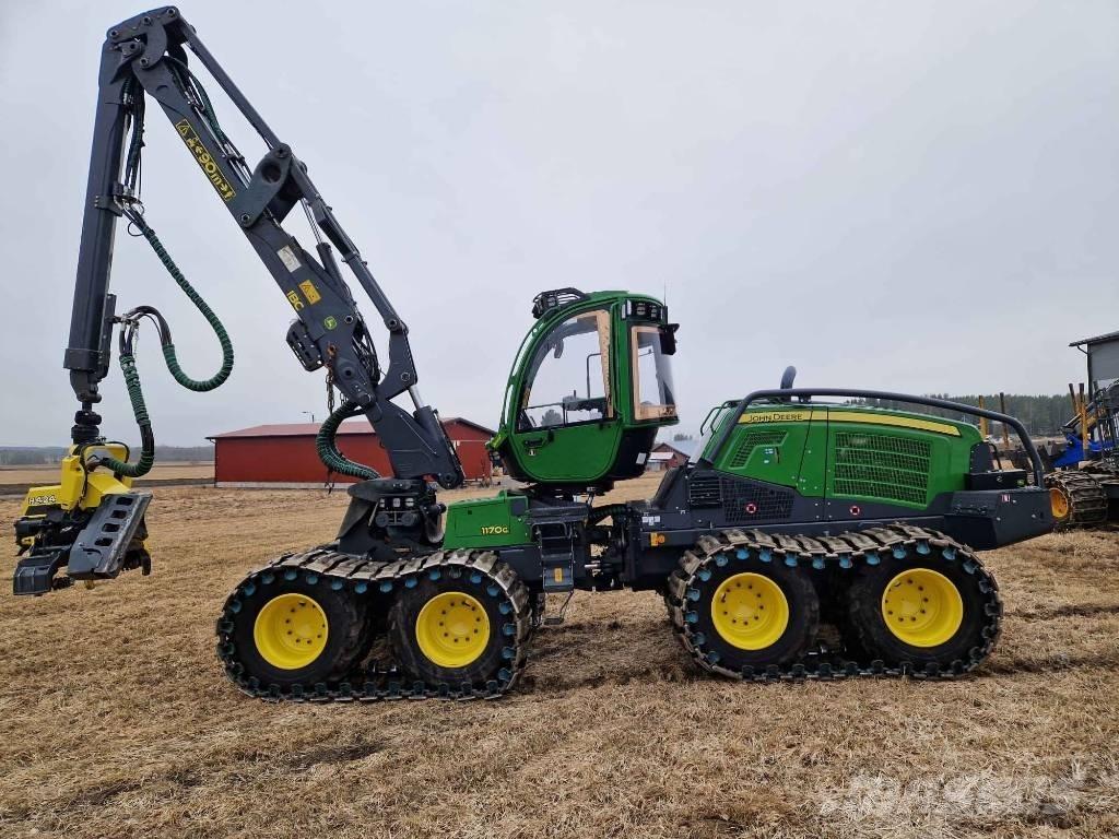 John Deere 1170 G Betakarítók