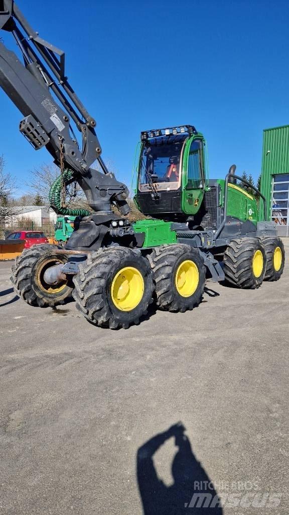 John Deere 1270 G Betakarítók