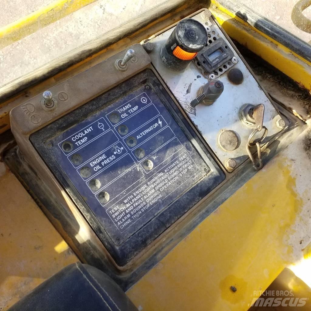CAT 963 Lánctalpas homlokrakodók