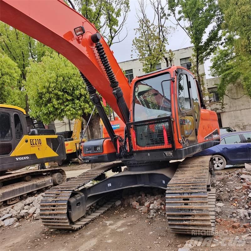 Doosan 225 LC Lánctalpas kotrók