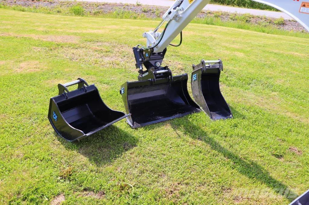 Takeuchi TB210R Mini kotrók < 7t