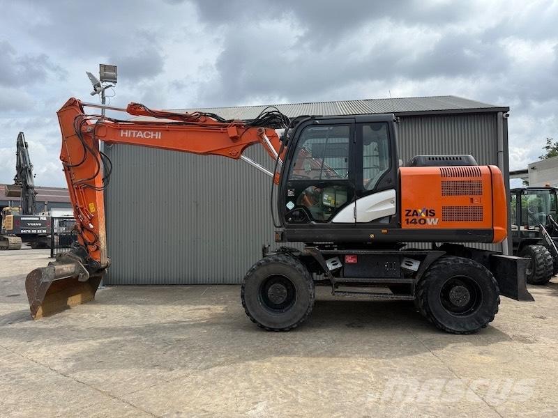 Hitachi ZX 140 W-5 Gumikerekes kotrók