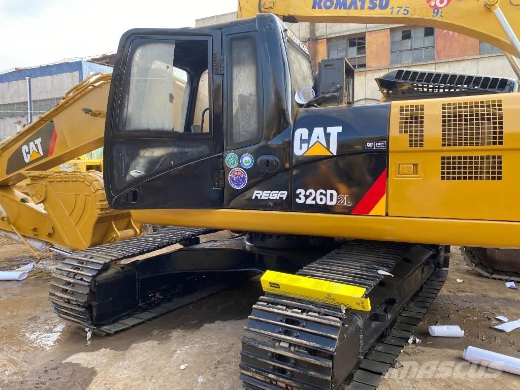 CAT 326d2l Lánctalpas kotrók