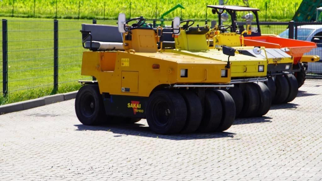 Sakai TS 160 Pneumatikus kerekes hengerek