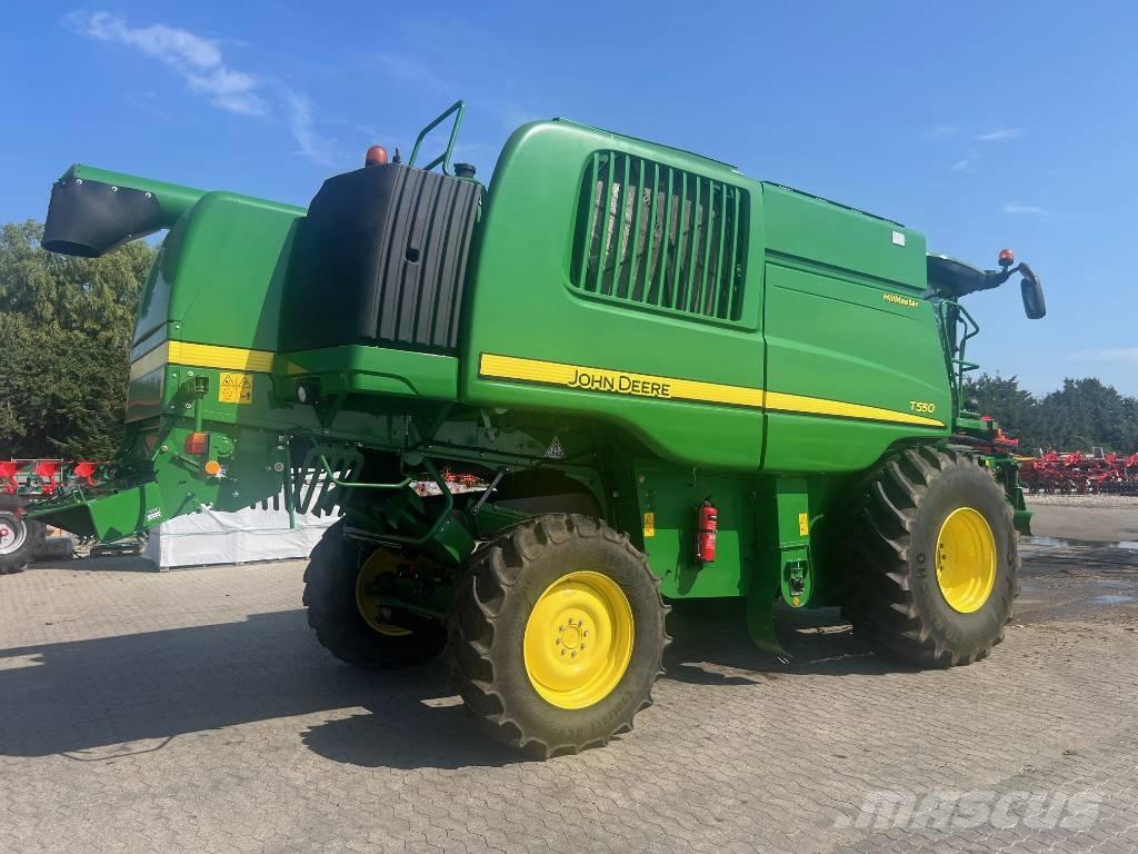 John Deere T 550 Kombájnok