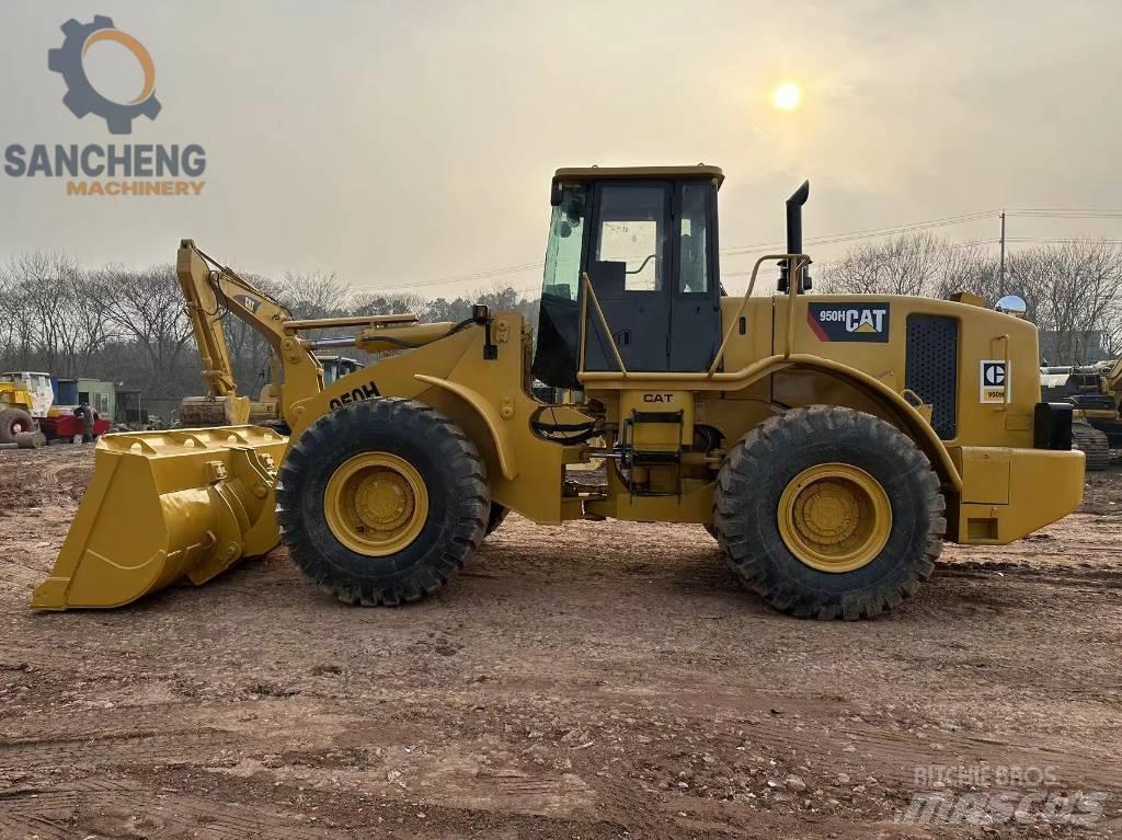 CAT 950 H Gumikerekes homlokrakodók