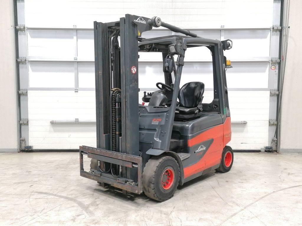 Linde E25-01 Elektromos targoncák