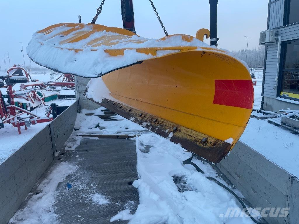  Vuomet 13 H Lumiaura Hóeltakarítók