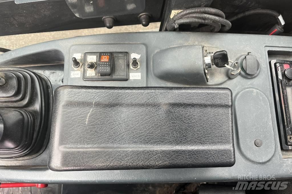 Komatsu WA 80 M Gumikerekes homlokrakodók