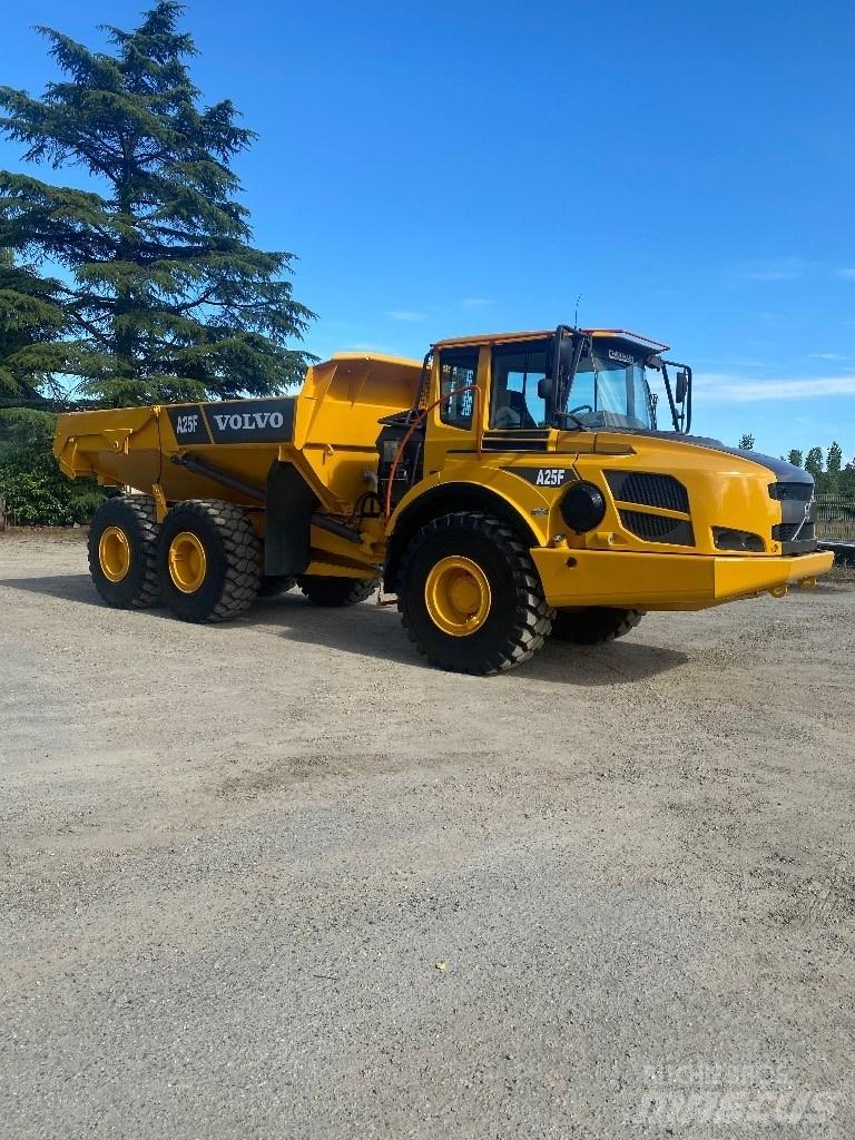 Volvo A 25 F Csuklósdömperek