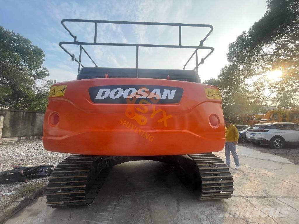 Doosan DX 300 Lánctalpas kotrók
