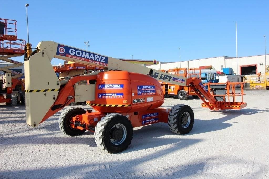 JLG 600 AJ Karos emelők